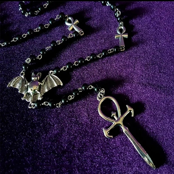 ✝️Witchy Gothic Rosary Black Beaded Chaun Bats Crosses Dagger Vamp Long Necklace - Picture 4 of 5